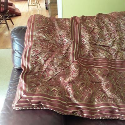 Lot Queens size bedding set
