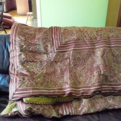 Lot Queens size bedding set