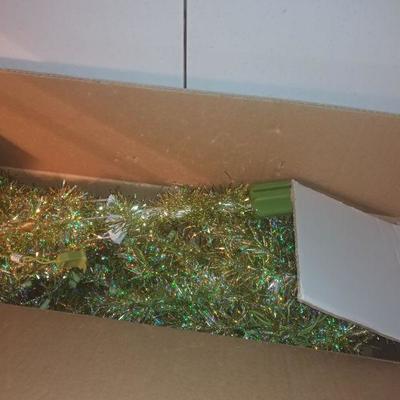 Lot star shower and box window candles 4' light up tree