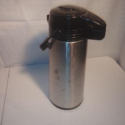 Coffee Carafe and 8 mugs