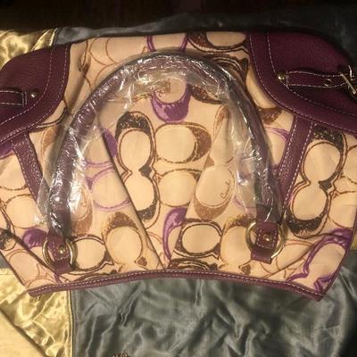 â€œCoachâ€ branded ladies handbag (unsure of authenticity)