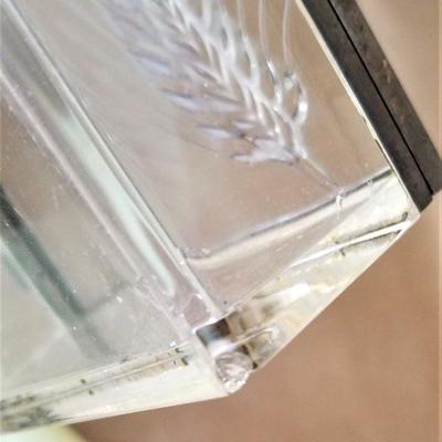 Lot #20  Lalique hinged box - minor damage
