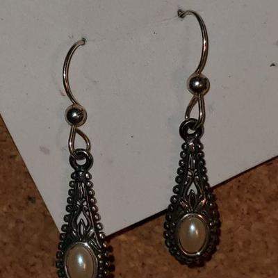 Sterling Pearl earrings 