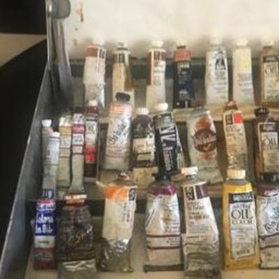 Artist Kit: Oil Paints, Metal Carrying Case & Small Desk Easel