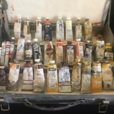 Artist Kit: Oil Paints, Metal Carrying Case & Small Desk Easel
