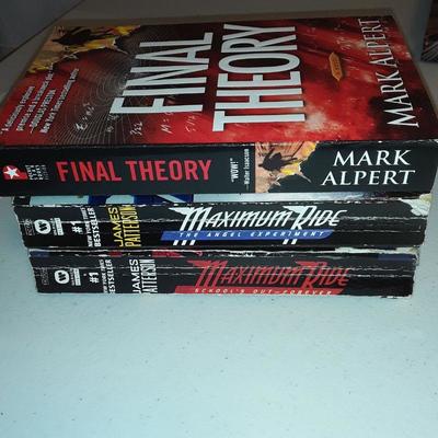 Lot of 13 James Patterson books