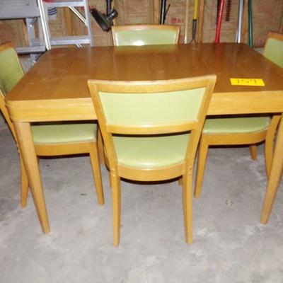 LOT 154  SOLID WOOD KITCHEN TABLE W/4 CHAIRS