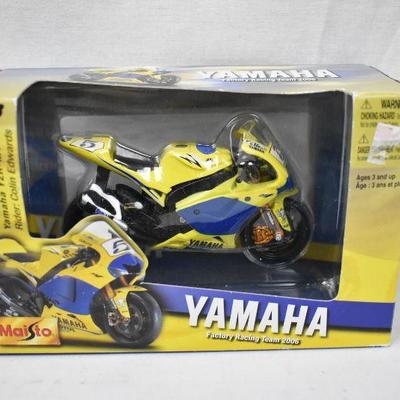 Motorcycle Toy, Maisto Yamaha 1:18 Scale, Yellow & Blue - New
