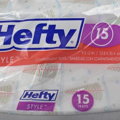 Styrofoam Tray Plates by Hefty. 2 packages of 15 each, Christmas Theme - New
