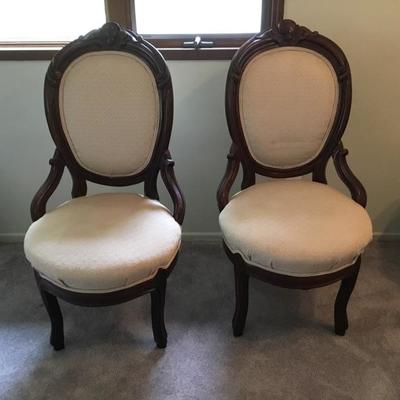 L-102 Pair of Victorian parlor chairs