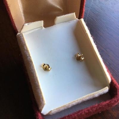 Vintage Pearl Earrings with 14k gold posts