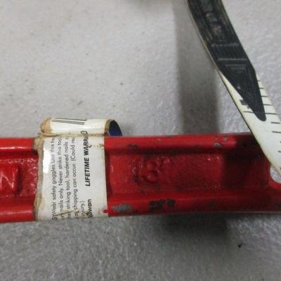 Lot 24 - Tools - Pipe wrench - Hammer - Drill
