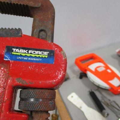 Lot 25 - Plumb Line - Pipe Wrench 