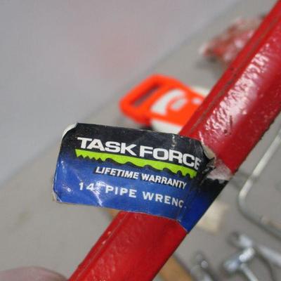 Lot 25 - Plumb Line - Pipe Wrench 