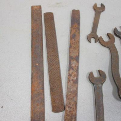 Lot 26 - Wrenches & Tool Pouch