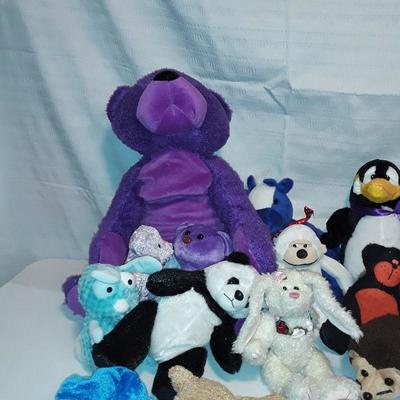 Lot of assorted Stuffed animals