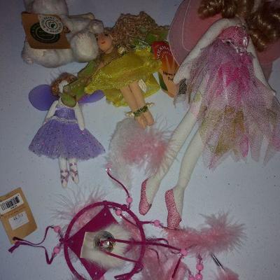Large Lot of Barbie and barbie style dolls Accessories