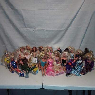 Large Lot of Barbie and barbie style dolls Accessories