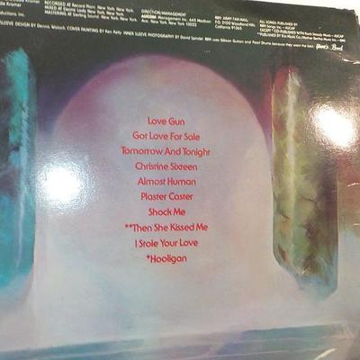 " KISS " album  "LOVE GUN"