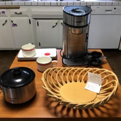 K-107 Kitchen Lot Enjoy Coffee and Snacks with Serving Basket & Mugs w/Snack Plates