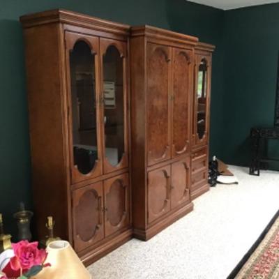 F-170 Large 3 Section Entertainment Center with Lighted Display Cabinets