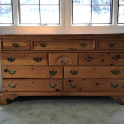 B1-104 Knotty Pine 10 Drawer Dresser