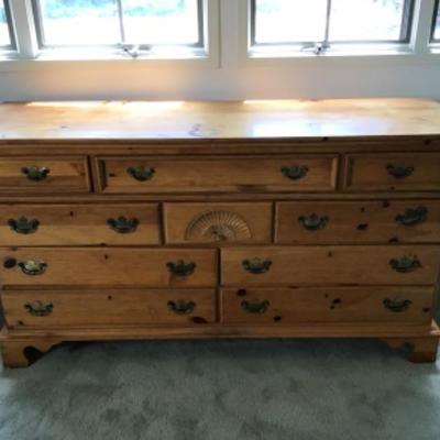 B1-104 Knotty Pine 10 Drawer Dresser