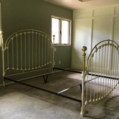 B2-101 Cal King Wrought Iron & Brass Bed