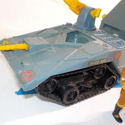 G.I. Joe / COBRA MAGGOT w/2 worm figures.