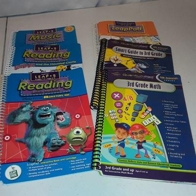 Lot 2 leap pads, cartridges, bags