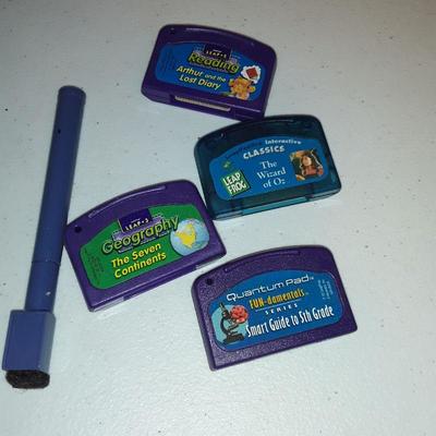 Lot 2 leap pads, cartridges, bags