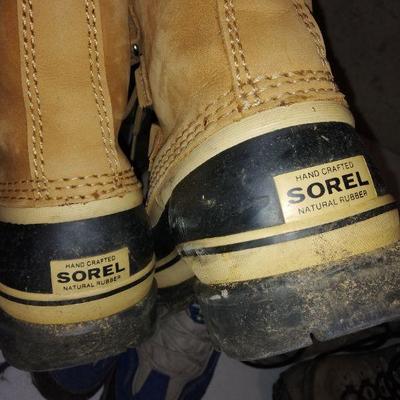 Lot 15 pairs ladies shoes and boots