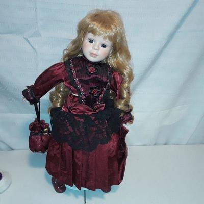 Lot 5 dolls