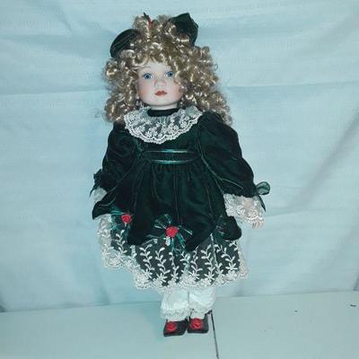 Lot 5 dolls