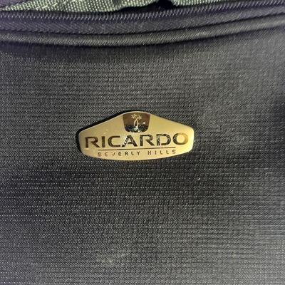 Lot 5 pieces of soft side luggage