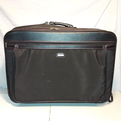 Lot 5 pieces of soft side luggage