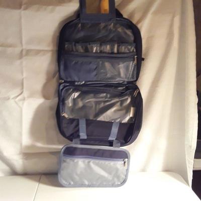 Lot 5 pieces of soft side luggage