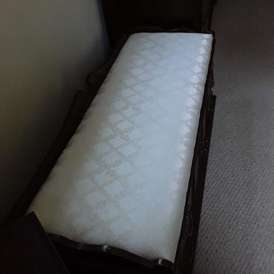 Vintage Lane Cedar Chest