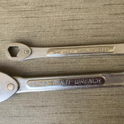Pair of multisized wrenches