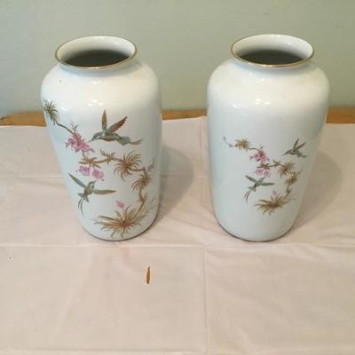 L-109 Pair of Kaiser vases