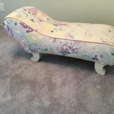 L-114  childâ€™s vintage fainting couch 