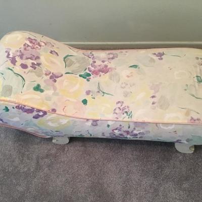 L-114  childâ€™s vintage fainting couch 
