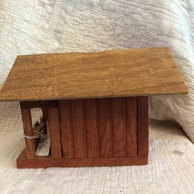 Homemade birdhouse 