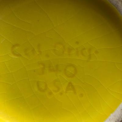 USA pottery yellow 
