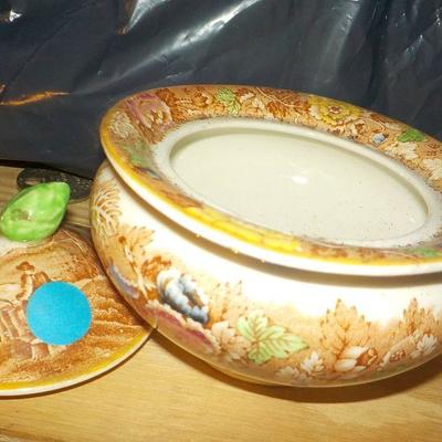 Enoch Woods Sugar and Creamer country design.