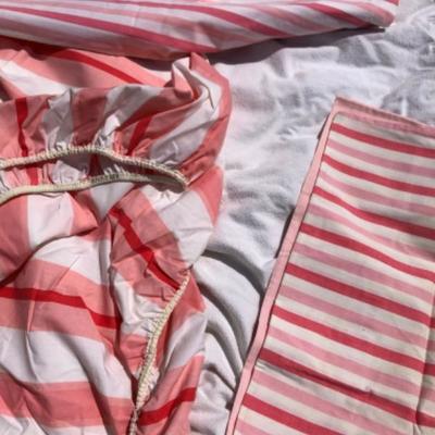 Pink and white sheets, mix and match vintage pieces in this lot