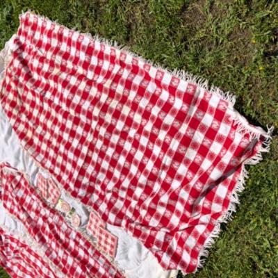 Retro Camping  red white checkerboard tablecloths for outdoor table picnic bench