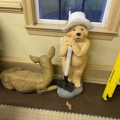 Yard Statue - Bear with Shovel