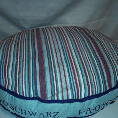 F.A.O. Schwarz 9 toy puppies and dog bed