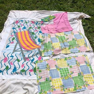 VINTAGE LINEN LOT - Beach Towel, 2 pillowcases, hand towel, oven mitt in Retro colors